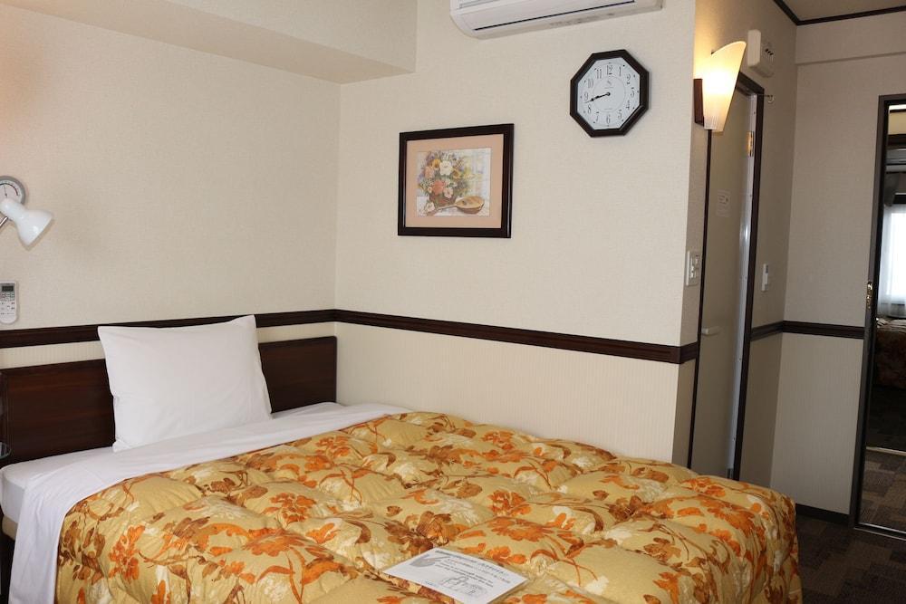 Toyoko Inn Shin-Osaka Chuo-Guchi Shinkan Екстер'єр фото