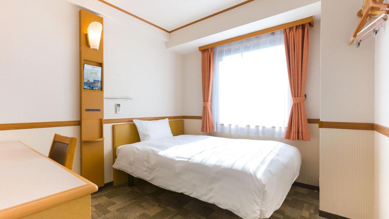 Toyoko Inn Shin-Osaka Chuo-Guchi Shinkan Екстер'єр фото