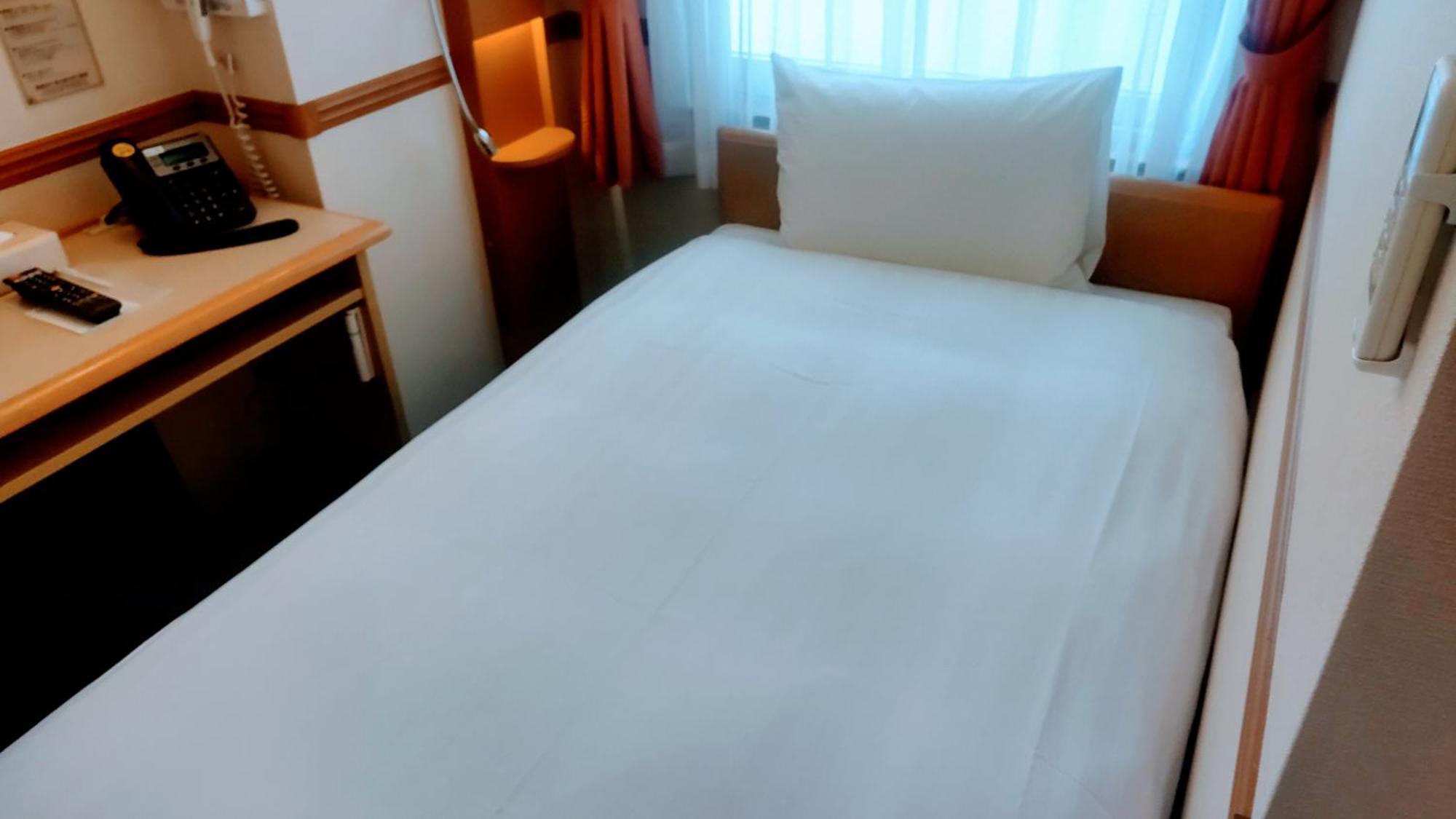 Toyoko Inn Shin-Osaka Chuo-Guchi Shinkan Номер фото