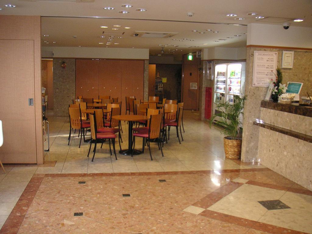 Toyoko Inn Shin-Osaka Chuo-Guchi Shinkan Екстер'єр фото